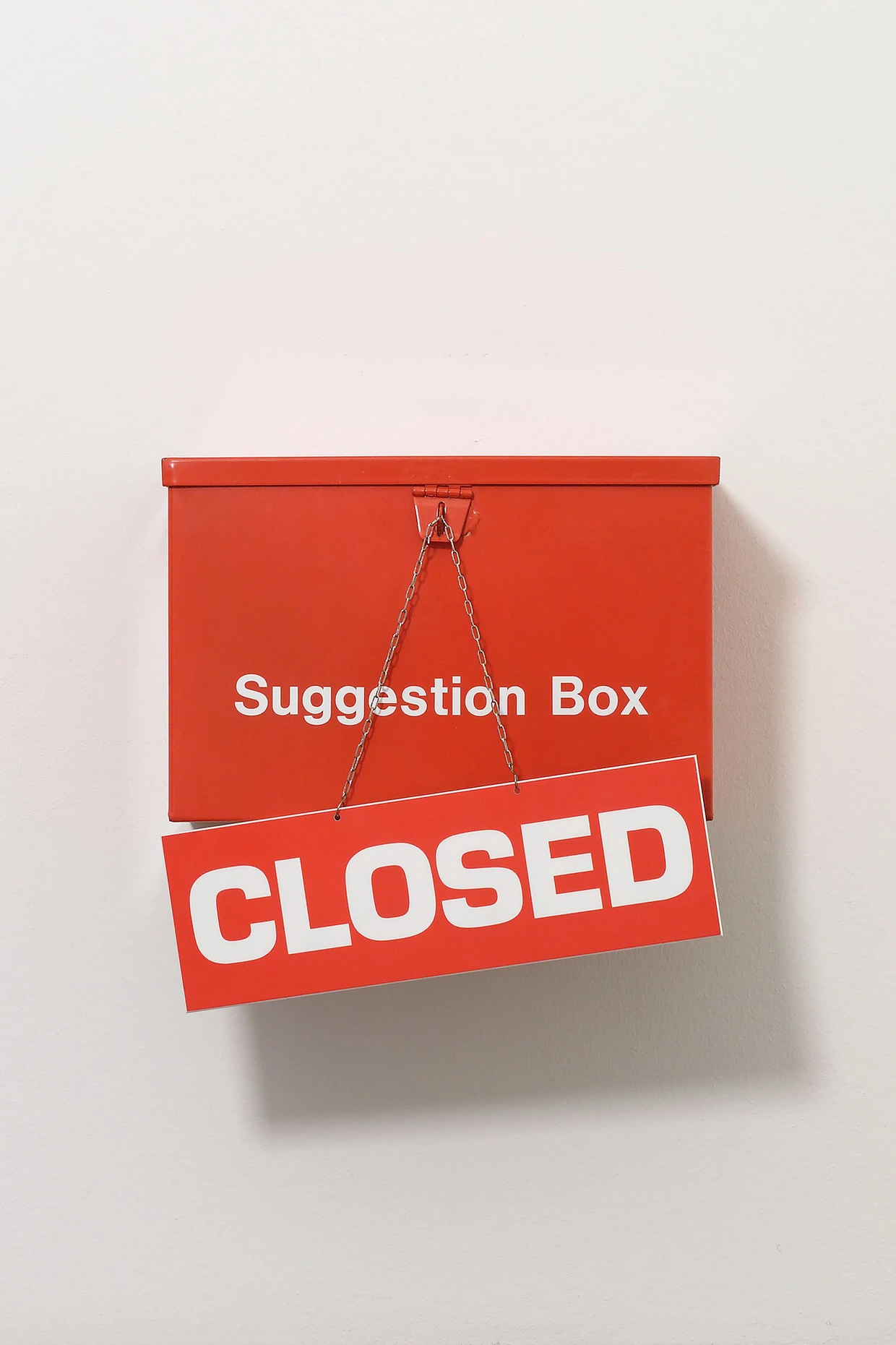 Ceal Floyer Untitled, 2008 Metallbox, „Closed“ Schild 30 x 31 x 15,5 cm Courtesy the artist and Esther Schipper Berlin/Paris/Seoul