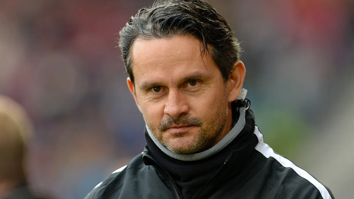 Dirk Schuster erhält in Darmstadt einen neuen Vertrag.
