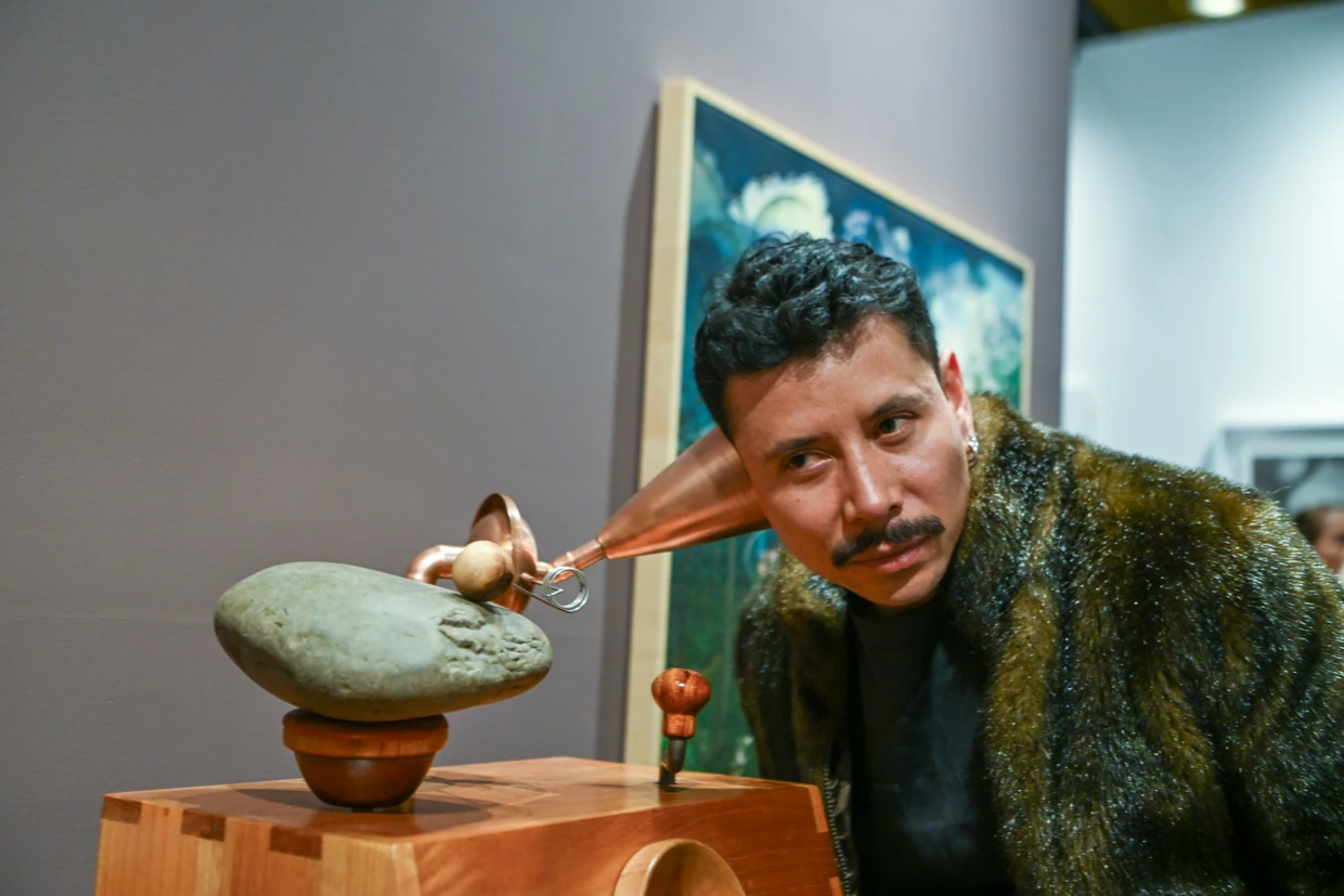 The language of stones: The artist Leonel Vásquez makes hard rock sound.
