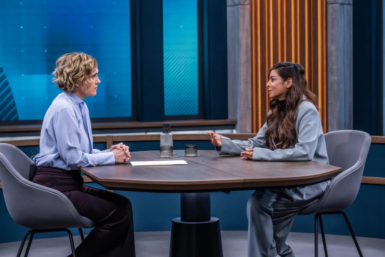 Sie beschreibt ein Gefühl von Ohnmacht: Collien Fernandes bei Caren Miosga.