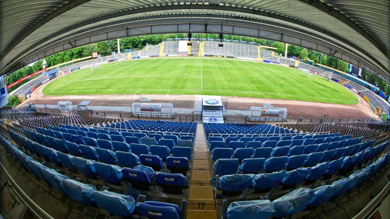 Die Bagger können kommen: Das Land Hessen hat für den Umbau des Darmstädter Böllenfalltorstadions 10,5 Millionen Euro bewilligt.