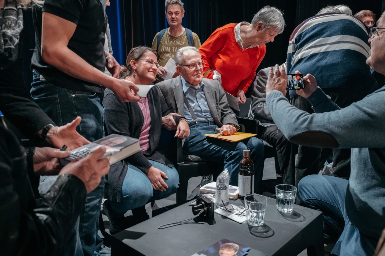 Publikumsliebling Täve Schur mit Gästen im Bürgersaal von Waren