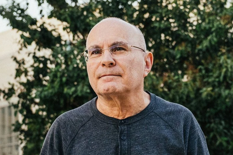 Yagil Levy ist Professor an der Open University in Israel und leitet dort das Institut für die Erforschung zivil-militärischer Beziehungen.