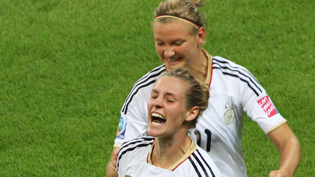 Nationalspielerinnen Simone Laudehr (vorne) und Alexandra Popp: Die eine kommt, die andere nicht