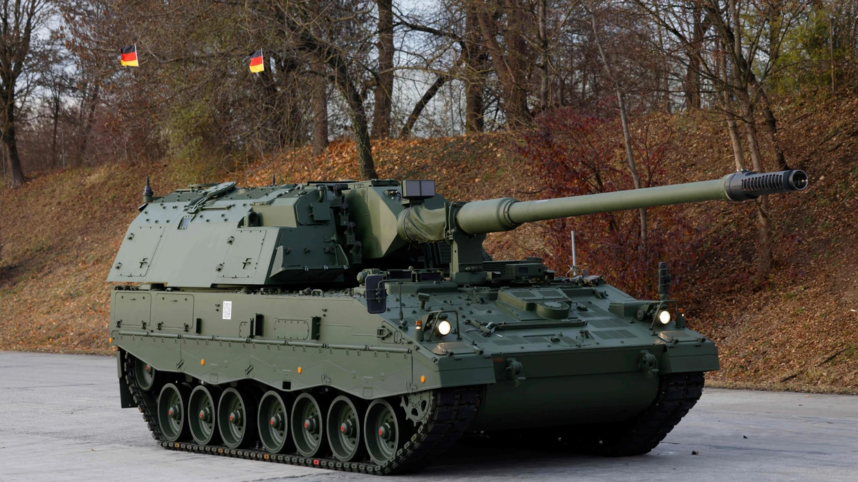 A 2000 self-propelled howitzer from the German weapons manufacturer Rheinmetall