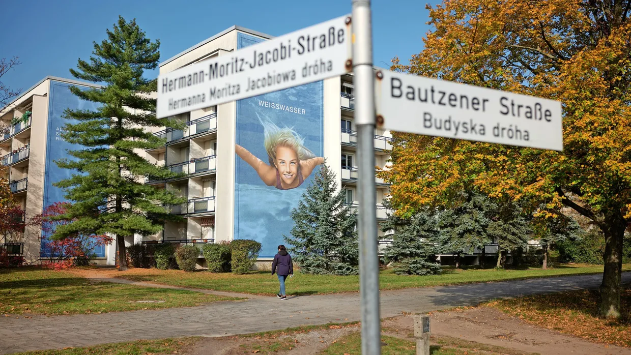 Plattenbauviertel in Weißwasser nahe der polnischen Grenze: Die Zahl der Einwohner hat sich seit der Wende mehr als halbiert.