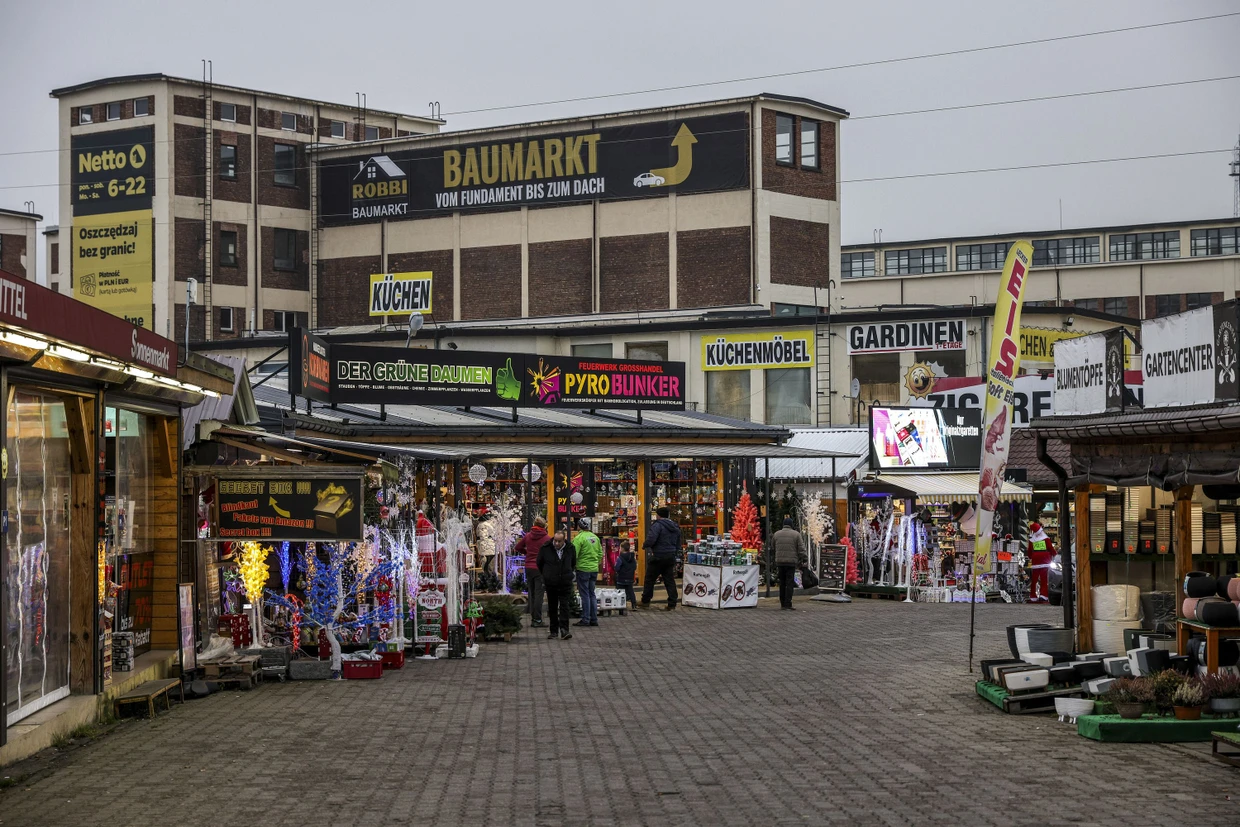 Auf dem „Polenmarkt“ findet jeder etwas. Doch das Geschäft ist für die Händler schwieriger geworden.