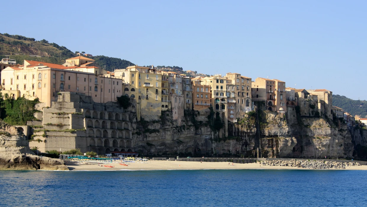 Der Tauchausflug fand in den Gewässern vor der Stadt Tropea statt.