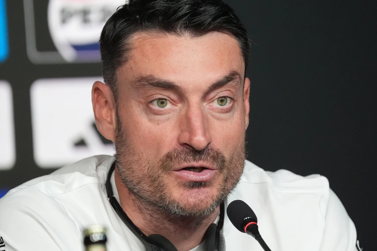 „Im Fußball gibt es keinen Kredit“: Albert Riera bei seiner Antrittspresskonferenz