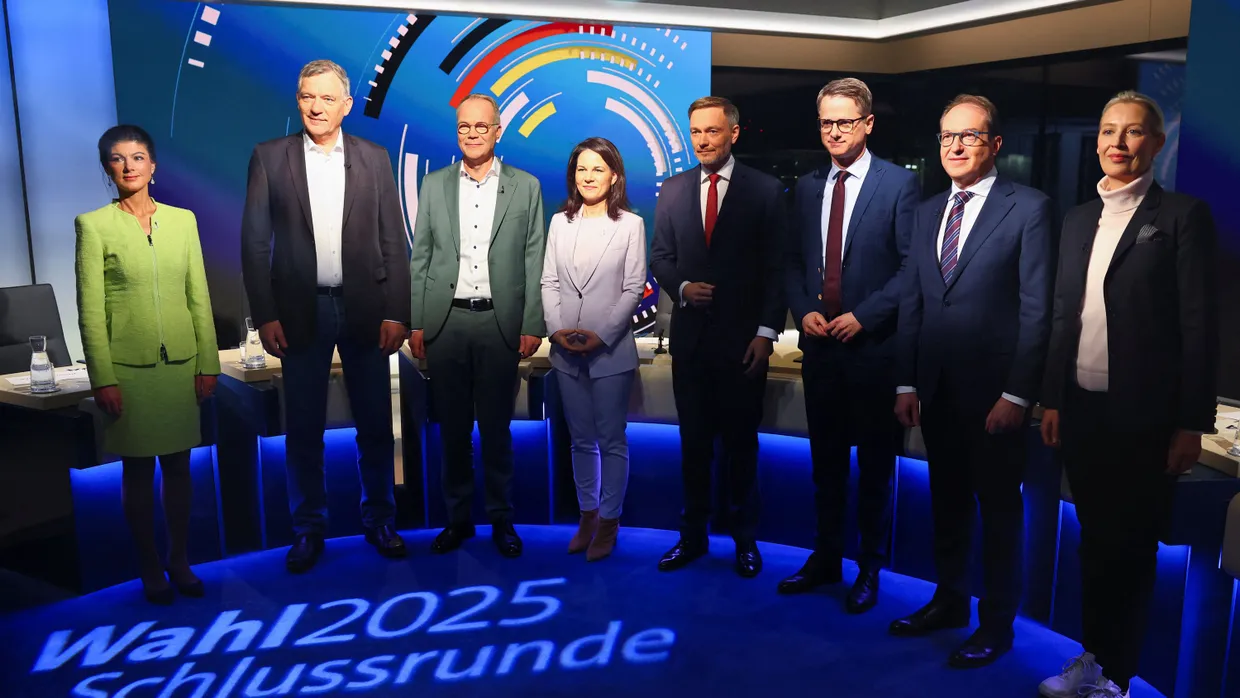 Die Teilnehmer der „Schlussrunde“ vor Sendungsbeginn