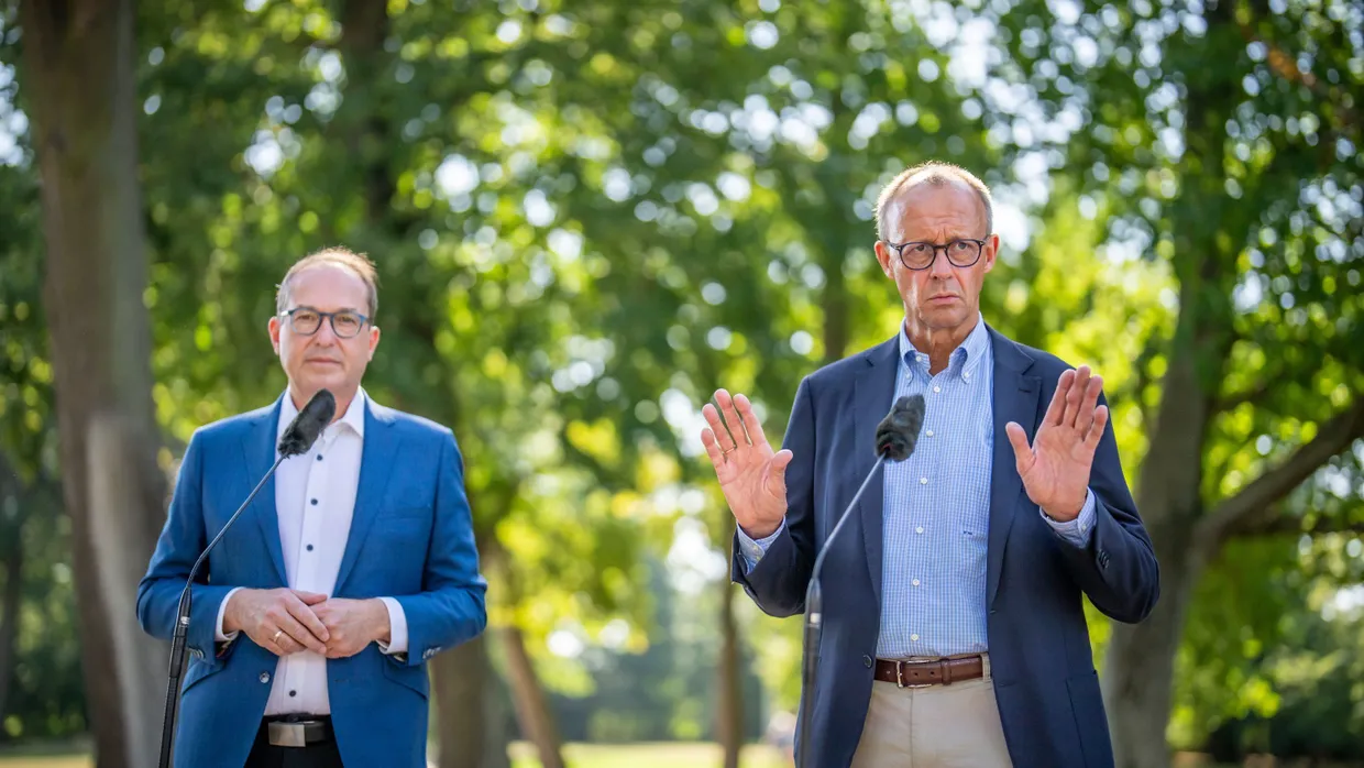 Haben nicht viel Mühe, die Ampel vor sich herzutreiben: Die Unionsspitzen Alexander Dobrindt (CSU) und Friedrich Merz (CDU)