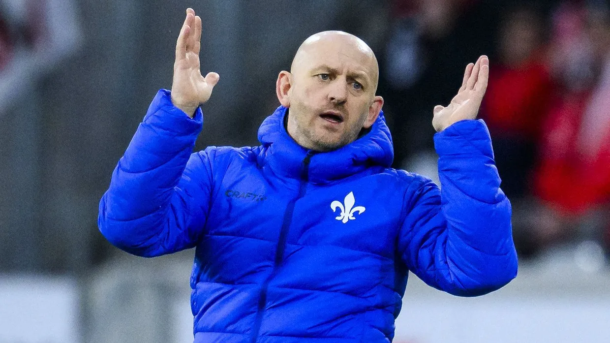 Unentschieden gegen den SC Freiburg: Ganz zufrieden war Darmstadt-Trainer Torsten Lieberknecht dennoch nicht.