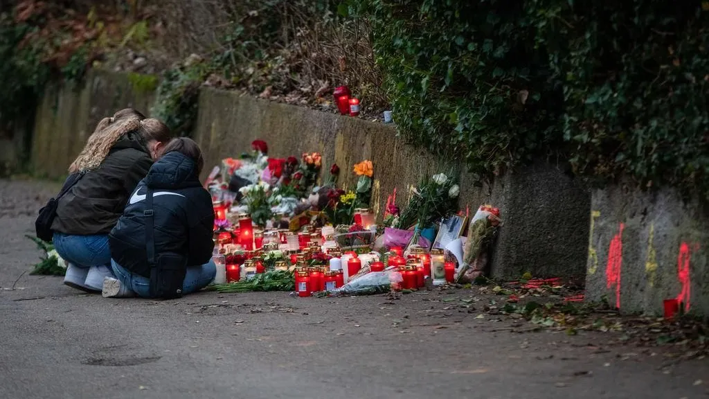 Weil er das Gefühl hatte, dass die zwei Mädchen ihn entdecken und verraten würden, griff ein eritreischer Geflüchteter sie an: Eine 14-Jährige starb dabei.