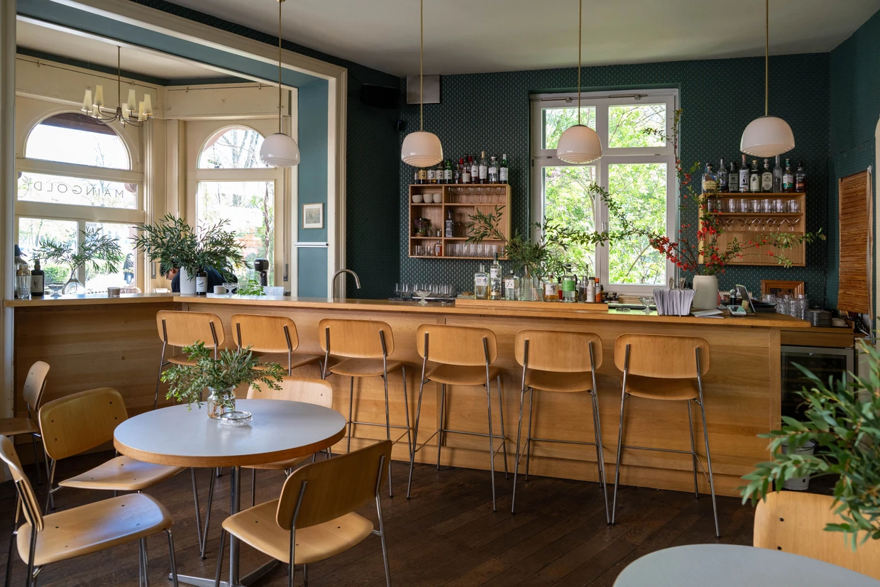 Der Mittelpunkt: Die Bar in der Maingold Bar in Frankfurt