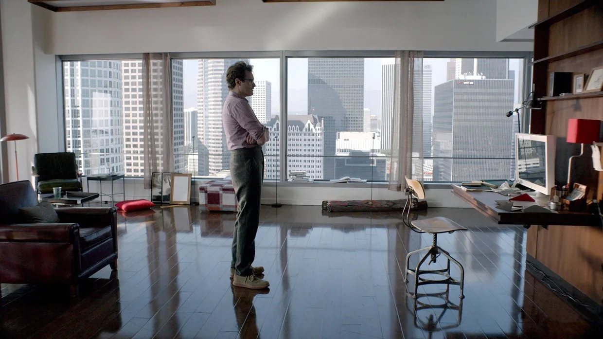 Verliebt ins Betriebssystem Samantha. Im Film kennt es die intimsten Wünsche. Nur mit der Erfüllung hapert es noch. (Szene aus „Her“ mit Joaquin Phoenix, Regie Spike Jonze, 2013)