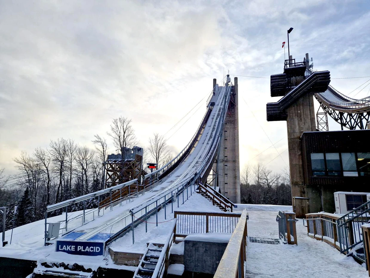 Alles andere als Kulisse: Die Sportanlagen von Lake Placid beherbergen bis heute viele internationale Wettbewerbe.
