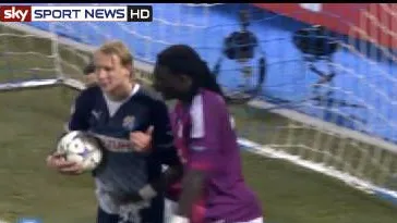 Daumen hoch: Domagoj Vida, Bafetimbi Gomis in Zagreb