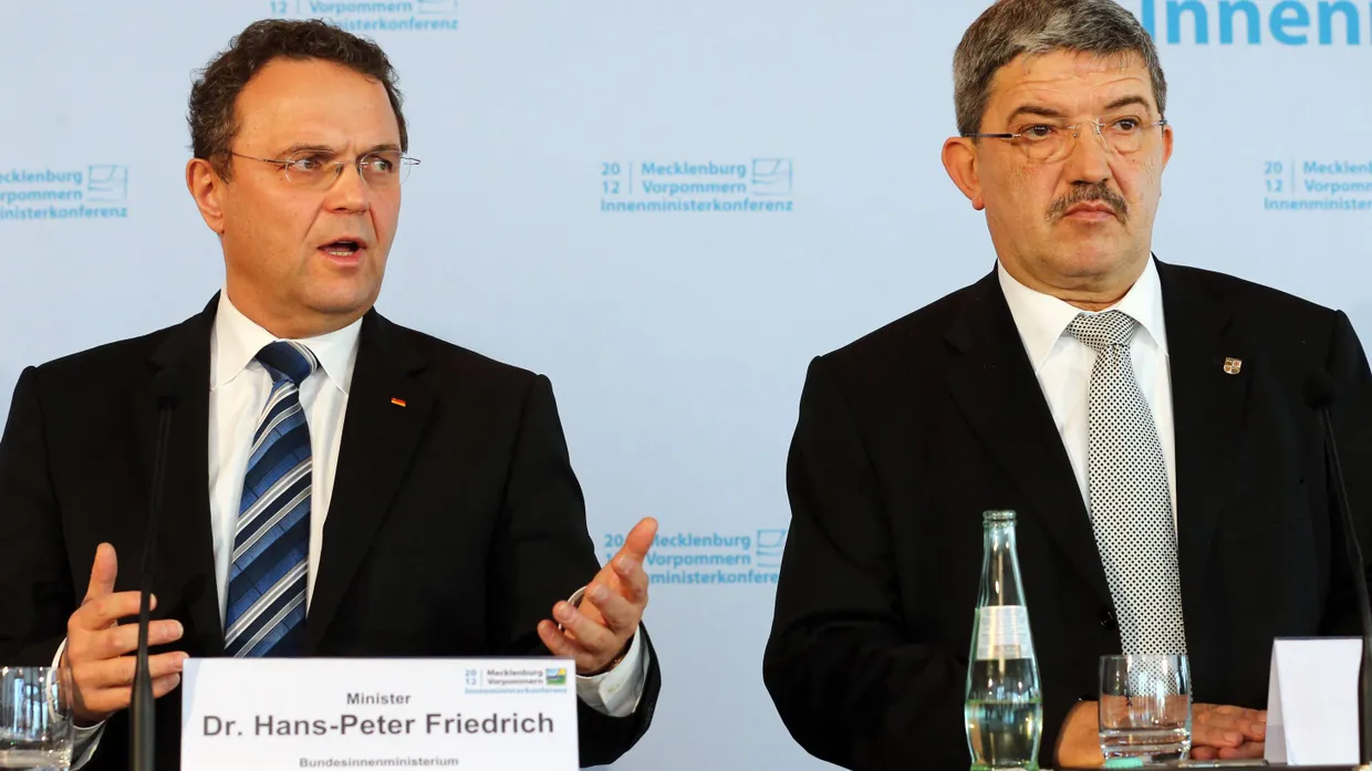 Bundesminister Friedrich (CSU) und Mecklenburg-Vorpommerns Innenminister Caffier (CDU): „Verfassungsschutz ein Institut des demokratischen Rechtsstaats“