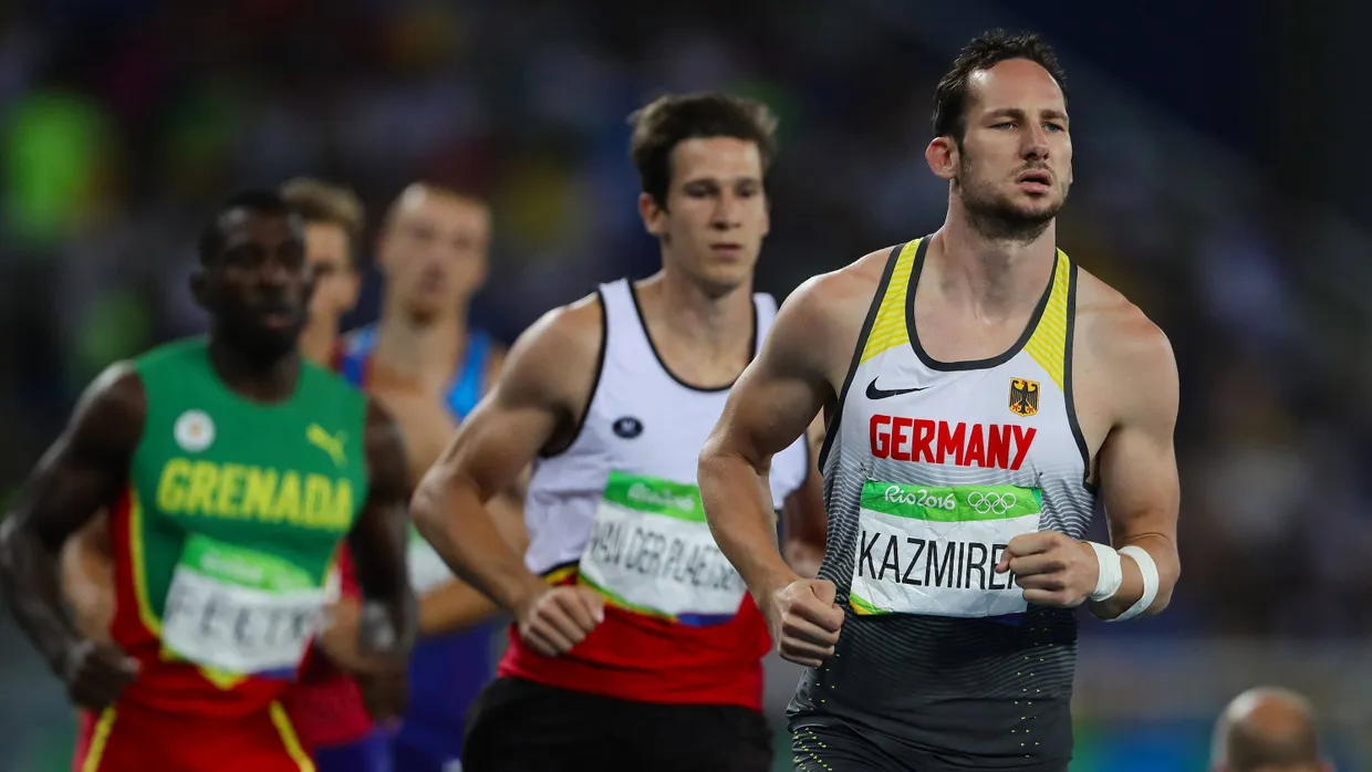 Zehnkämpfer Kai Kazmirek (rechts) beim 1500-Meter-Lauf