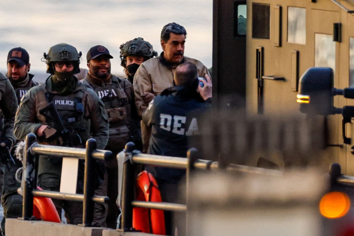 Maduro am Montag in Manhattan, umgeben von Sicherheitskräften