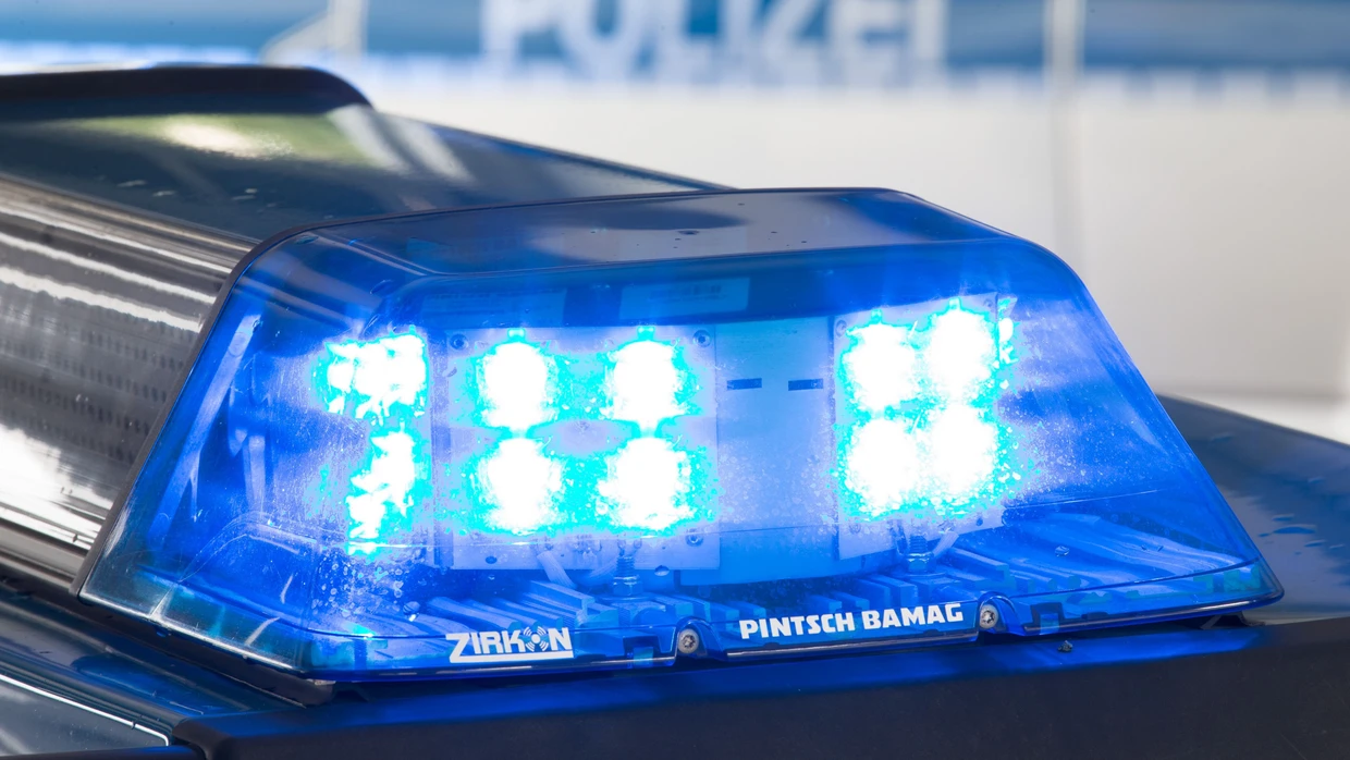 Nähere Details nennt die Polizei derzeit nicht zum Einsatz.