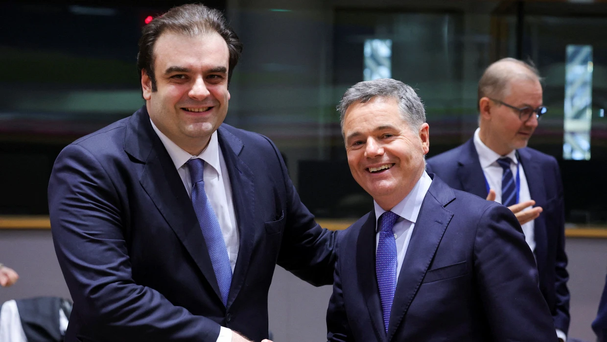 Die Finanzminister Griechenlands und Irlands, Kyriakos Pierrakakis und Eurogruppen-Präsident Paschal Donohoe