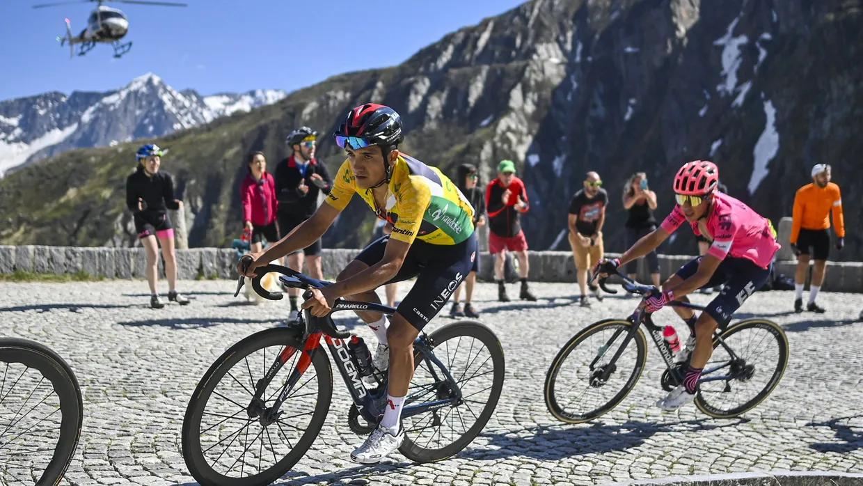Verteidigt sein Gelbes Trikot bei der Tour de Suisse: Richard Carapaz vor Roberto Uran