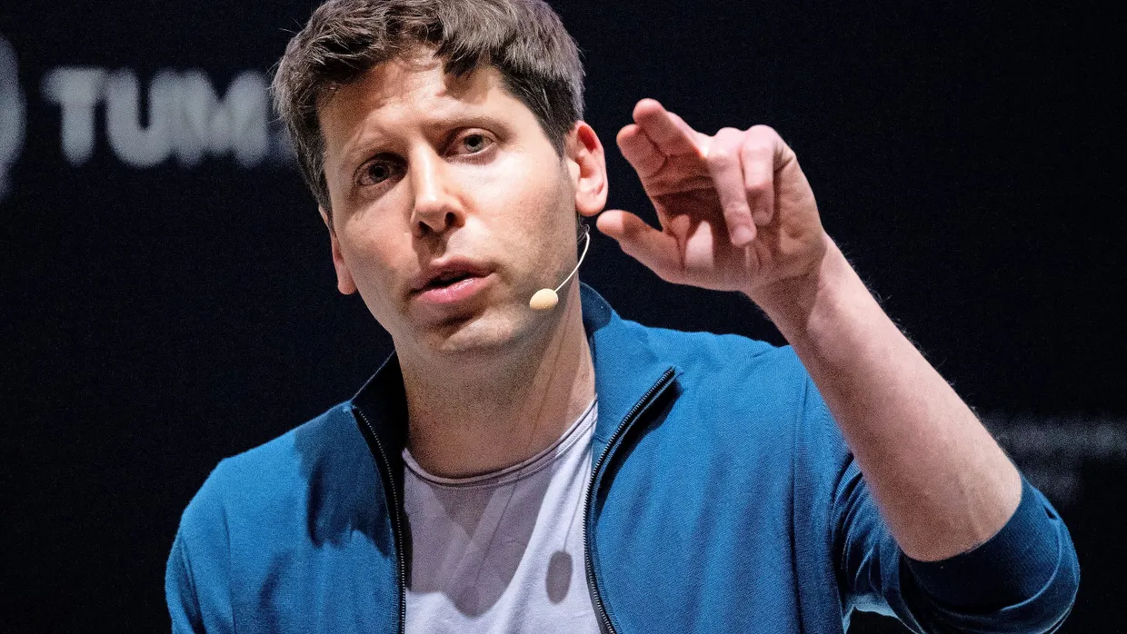 Fingerzeig: Sam Altman wirbt für riesige Rechenzentren, um Künstliche Intelligenz auszubauen.