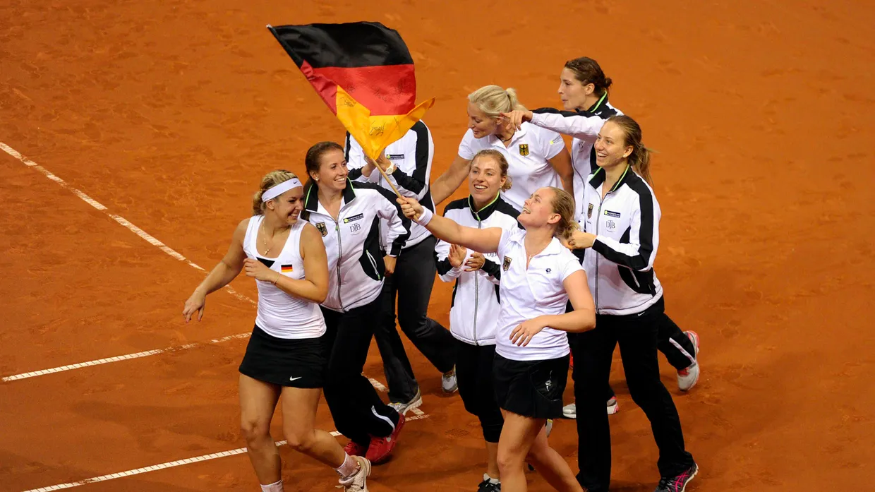 Deutscher Feier-Gesellschaft: Die deutschen Tennis-Frauen drehen das Spiel gegen Serbien