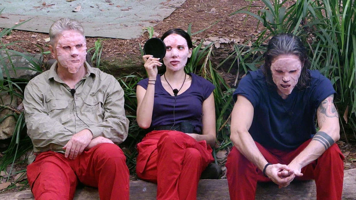 Mit Beauty-Masken: Hubert Fella, Samira Yavuz und Gil Ofarim