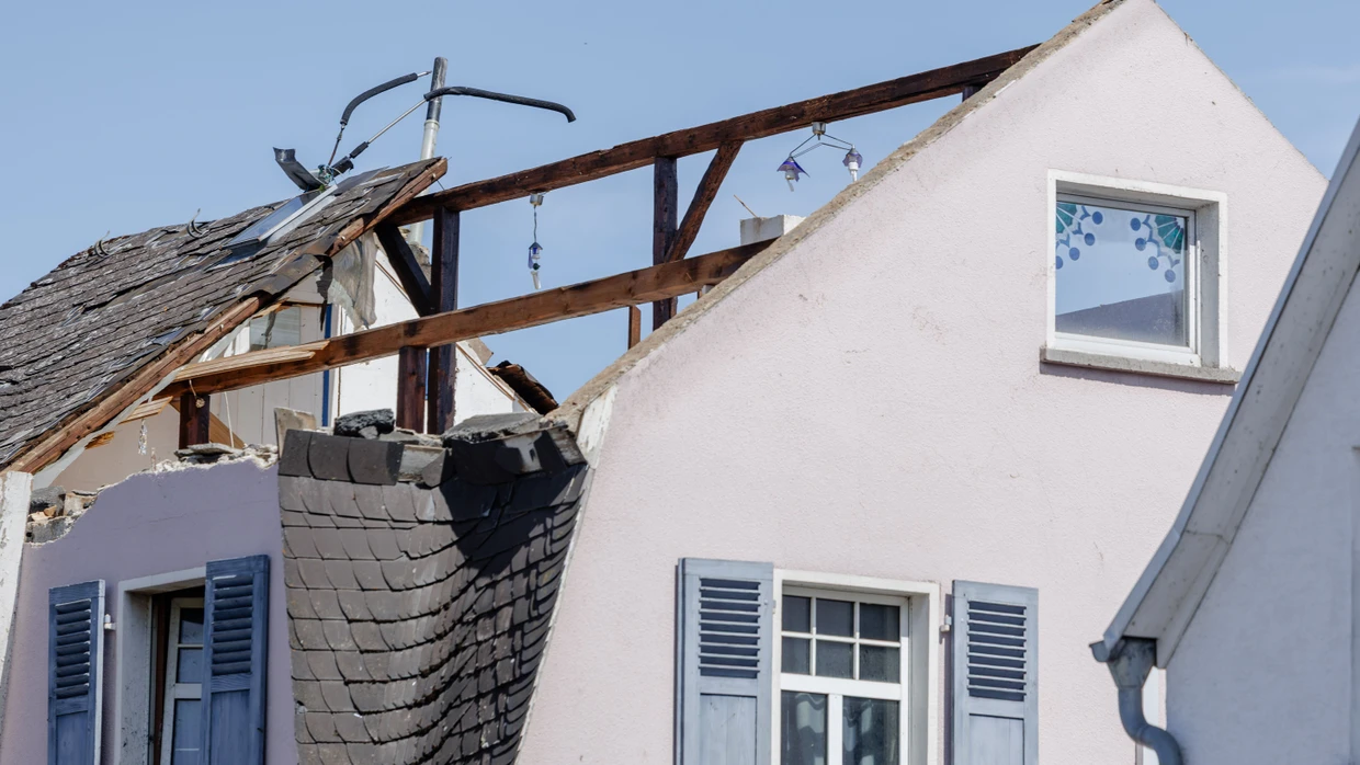 Vom Sturm abgedeckt: Wohnhaus im hessischen Solms