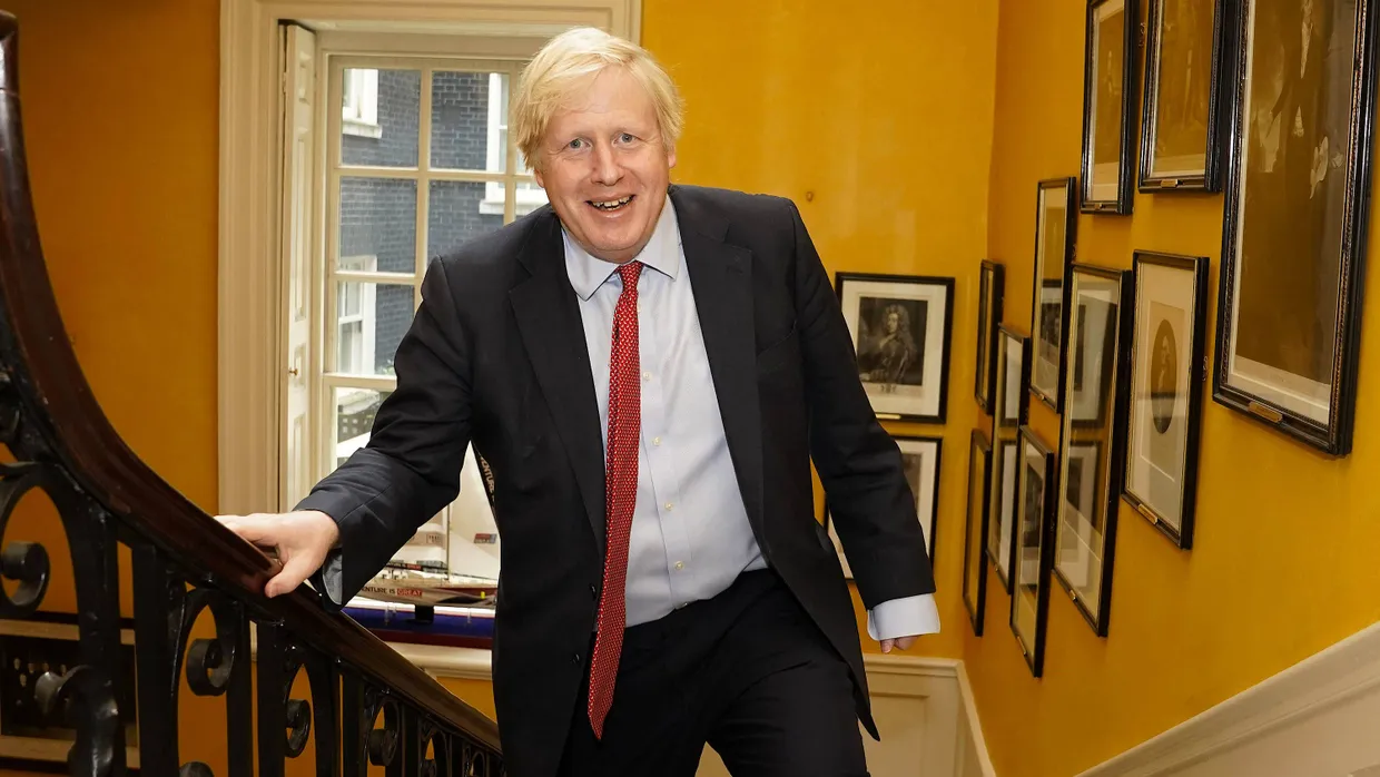 Der britische Premierminister Boris Johnson trifft nach der Geburt seines Sohnes in seinem Amtssitz Downing Street 10 ein.