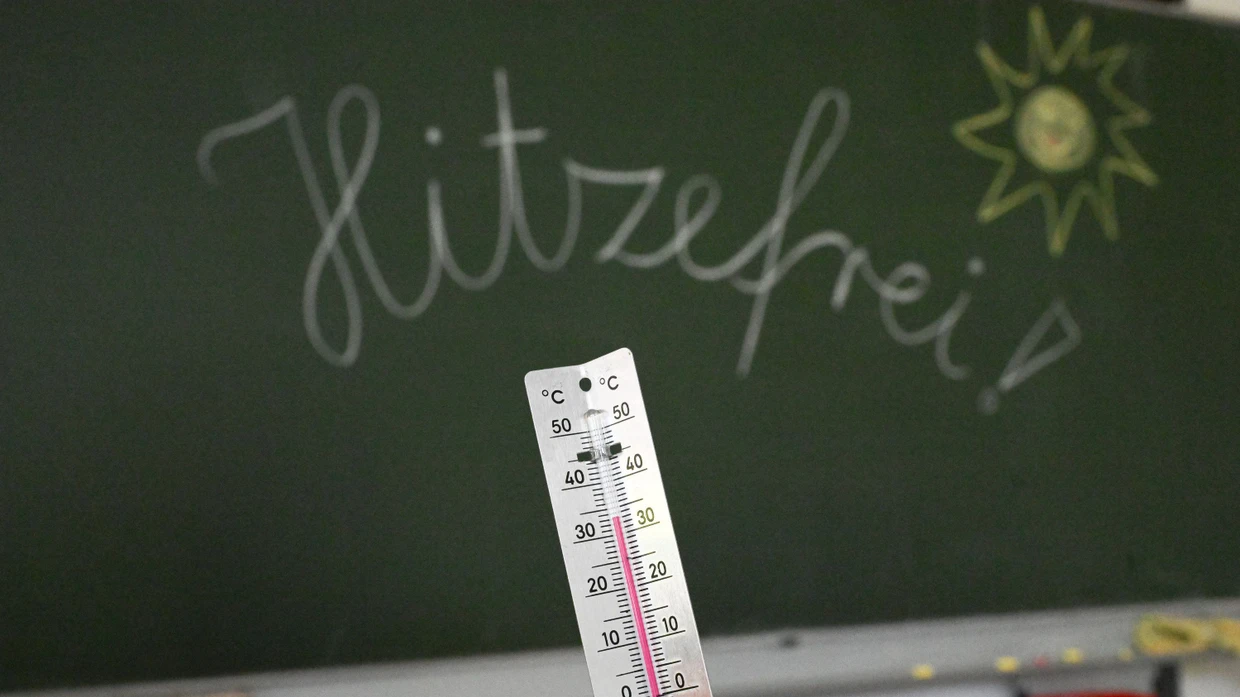 Ganz schön heiß: In vielen Schulen gibt es „hitzefrei“.