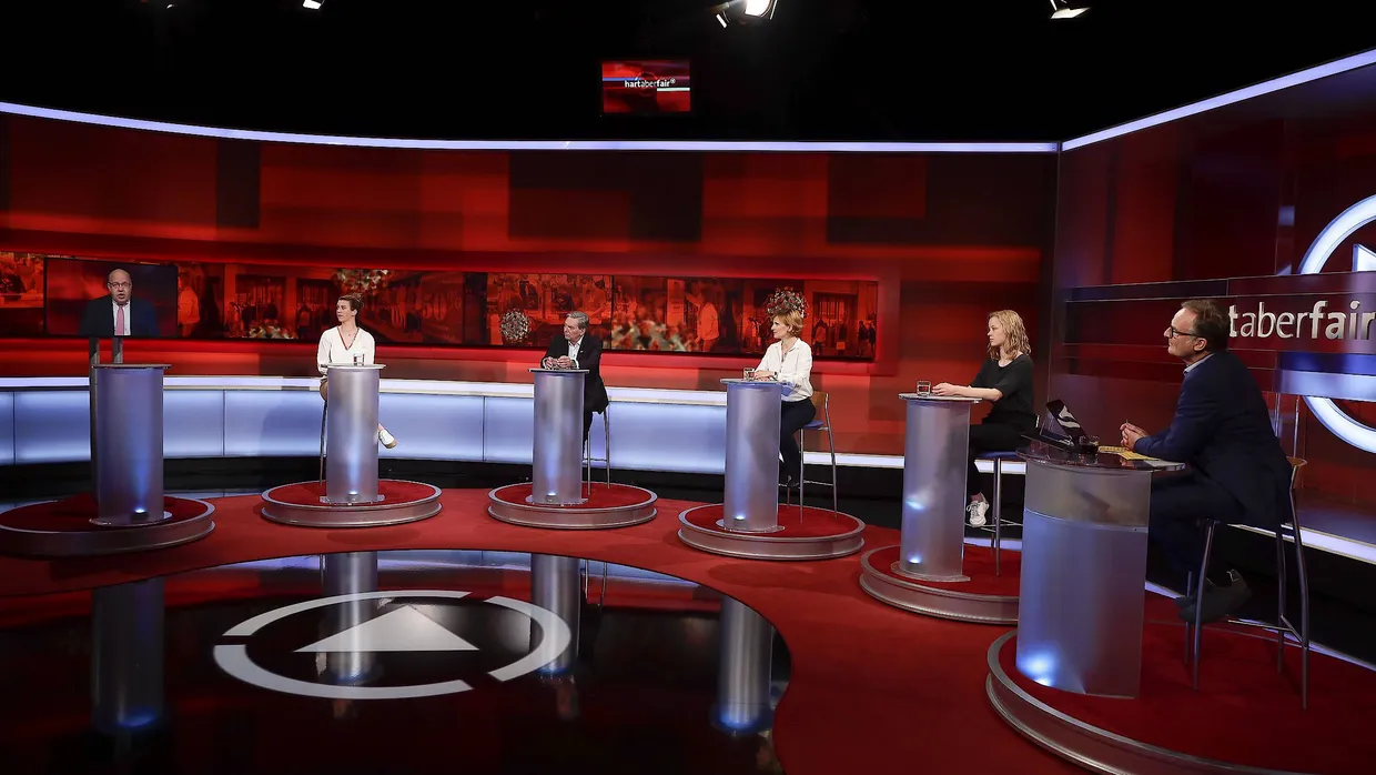 Frank Plasberg diskutiert in seiner Sendung „Hart aber fair“ am 11. Mai 2020 mit seinen Gästen zur Frage: „Der Schock danach - wie kommt die Wirtschaft aus der Corona-Starre?“
