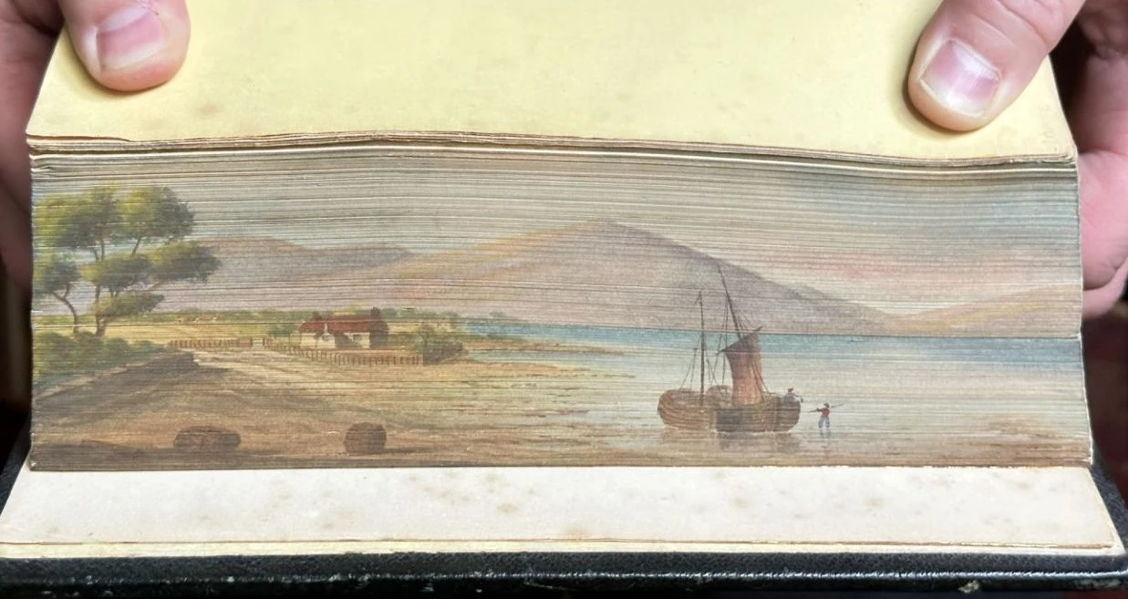  Band mit Werken von Robert Burns und „Fore-edge-Painting“ aus dem Jahr 1842, zu haben beim Vangsgaards Antikvariat aus Kopenhagen auf der Antiquariatsmesse für 1000 Euro