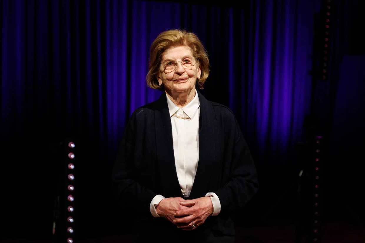 Über die Zeit in Auschwitz hat Eva Szepesi mehr als 50 Jahre lang nicht gesprochen. Heute tritt sie regelmäßig als Zeitzeugin auf.