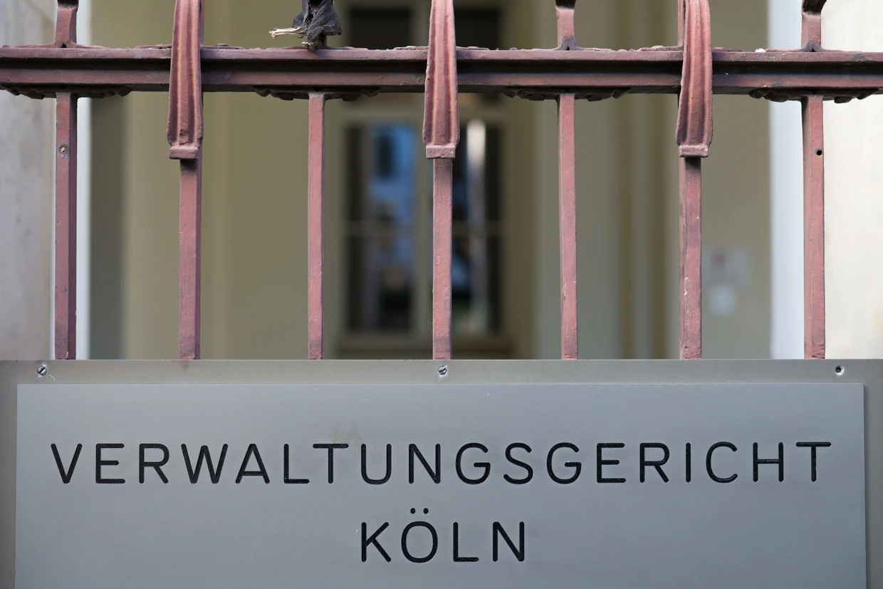 Das Verwaltungsgericht Köln ist zuständig, weil das Bundesamt für Verfassungsschutz seinen Sitz in Köln hat.