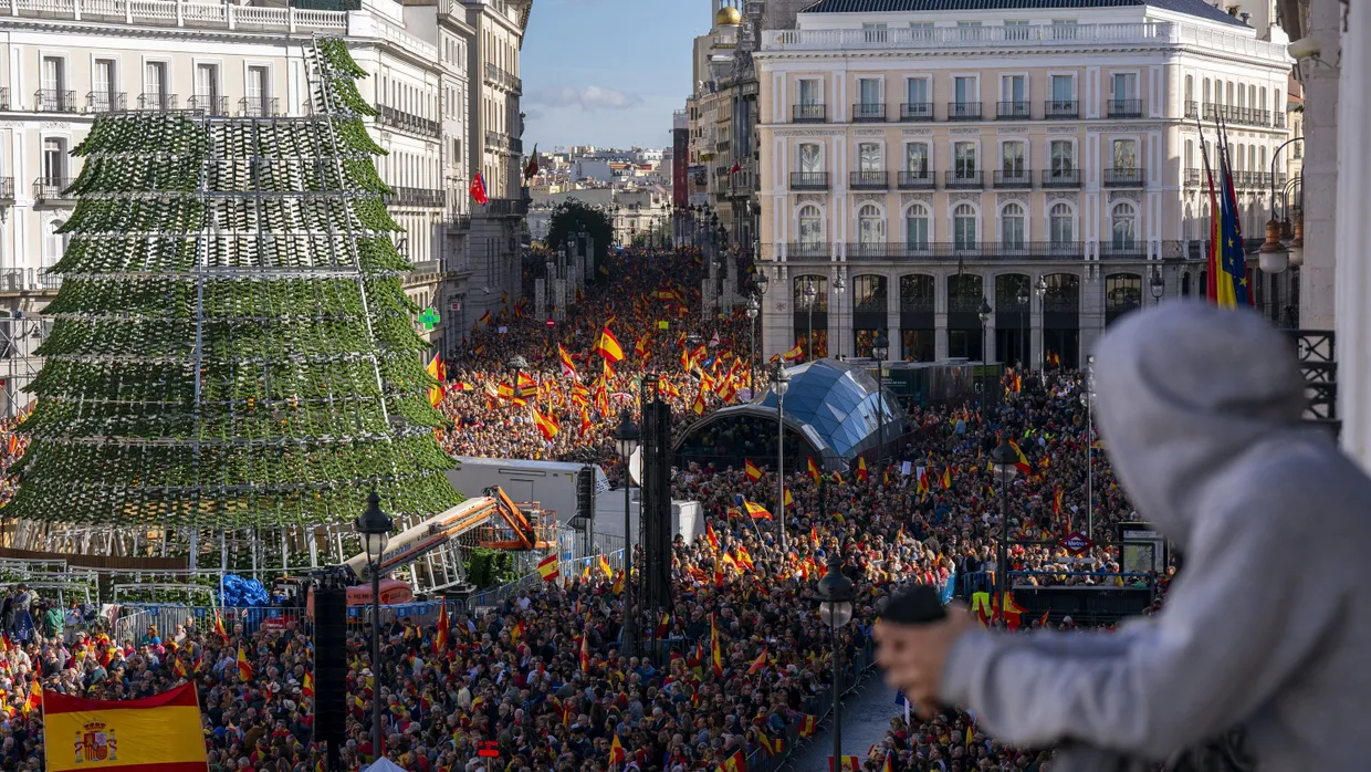 Die Puerta del Sol in Madrid am Sonntag