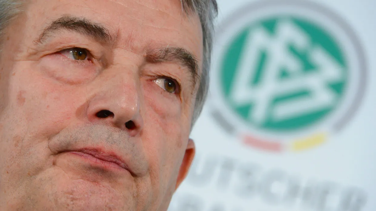 Die Glaubwürdigkeit von Wolfgang Niersbach wird weiter belastet.
