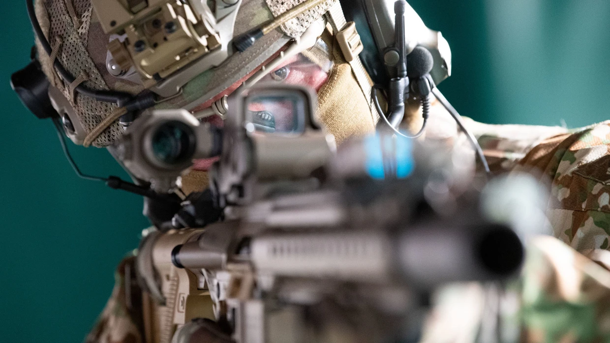 Feierlich der Bundeswehr übergeben: Das neue Sturmgewehr der Firma Heckler & Koch.