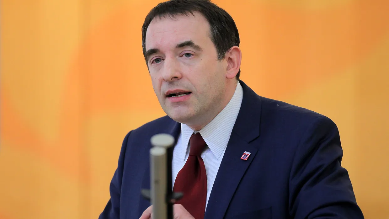Geht auf die Kritiker des Bildungsgipfels zu: Kultusminister Ralph Alexander Lorz