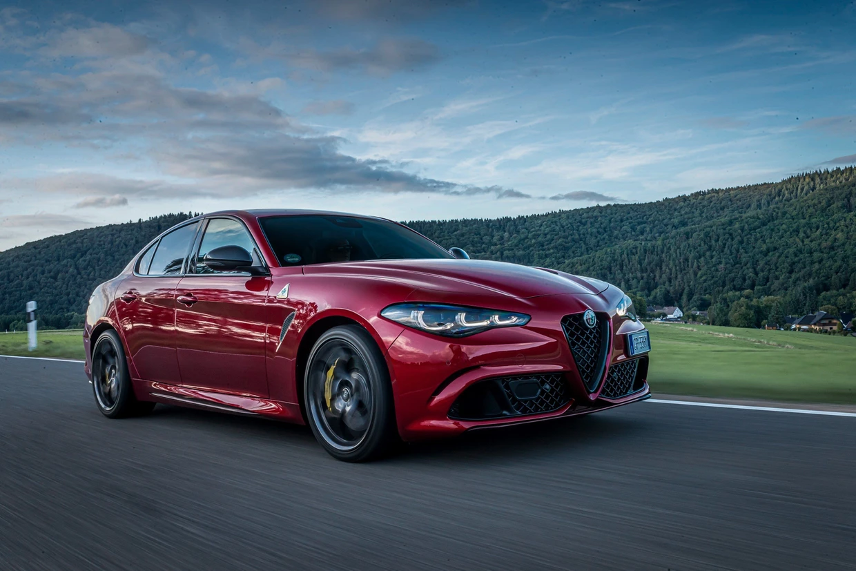 Alfa Romeos Giulia kommt in der besonders potenten Quadrifoglio-Version zurück.