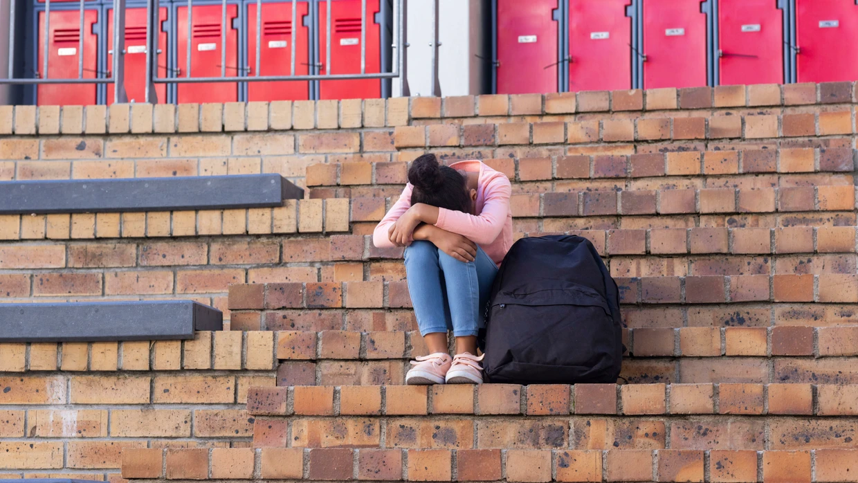 Vollkommen allein: Nach der Isolation durch die Magersucht fehlten in der Schule sowohl Freude als auch Freunde. (Symbolbild)