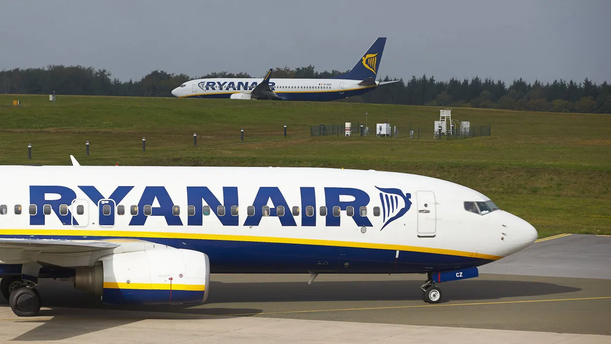Billig auch ab Frankfurt: Voraussichtlich ab März werden wohl Flieger der Billigfluglinie Ryanair den Frankfurter Flughafen ansteuern.
