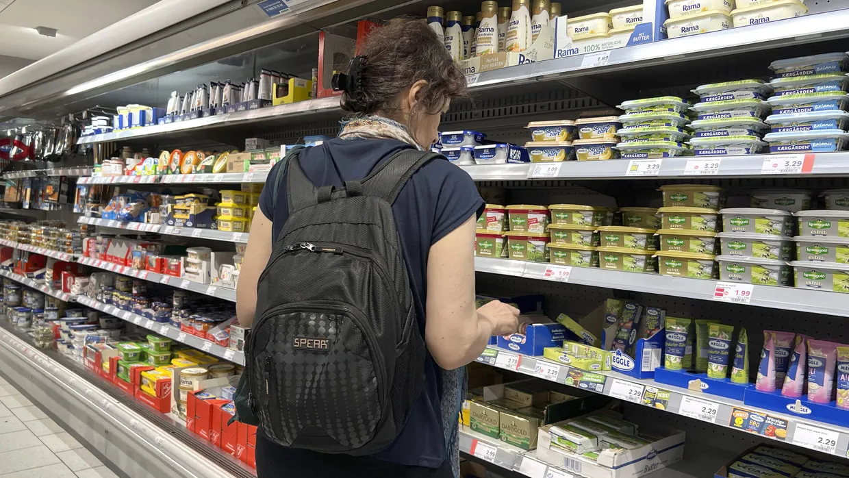 Während die Inflationsrate insgesamt zuletzt etwas gesunken ist, haben sich viele Nahrungsmittel weiter verteuert.