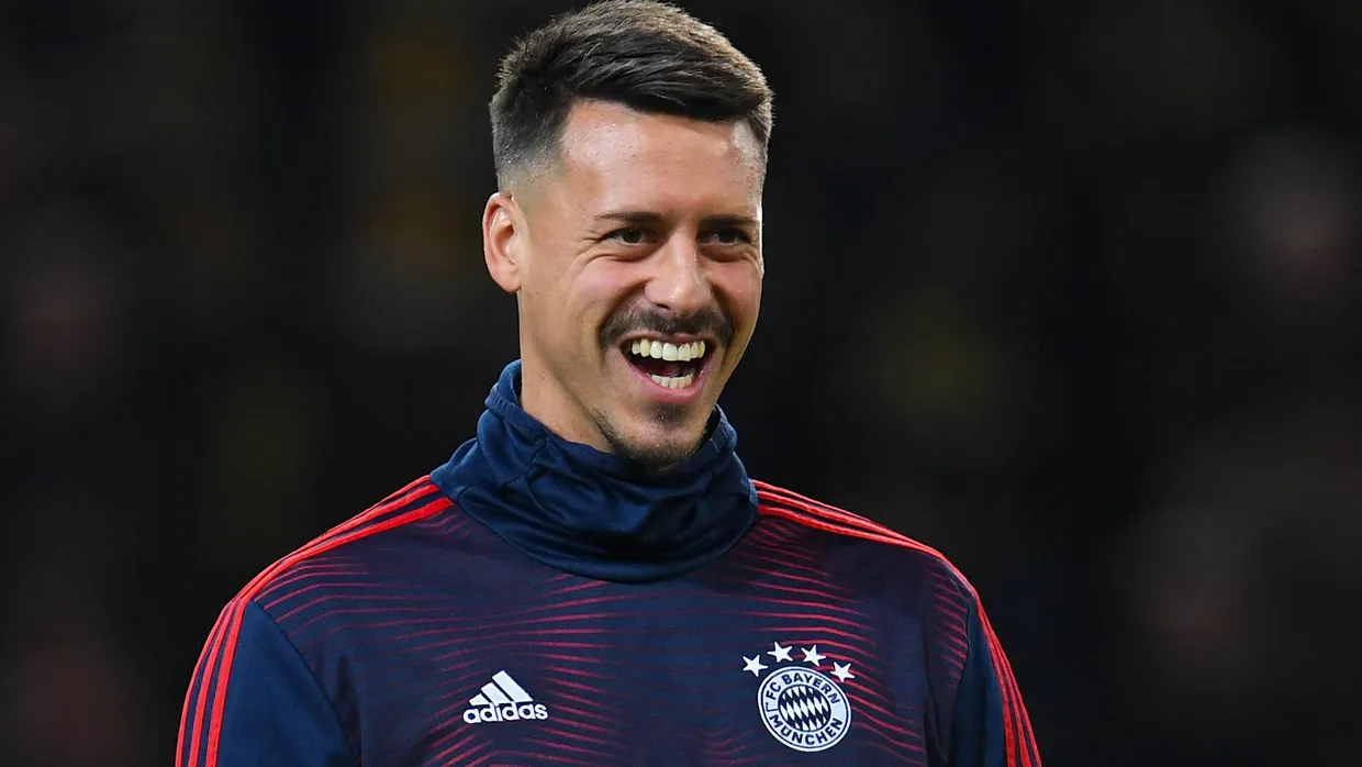 Gut gelaunt im Angriffsmodus: Der Fernseh-Kommentator Sandro Wagner ist noch besser als der einstige Bundesligastürmer.