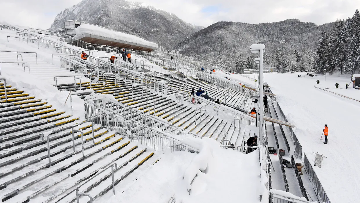 Zu viel Schnee n der Chiemgau-Arena in Ruhpolding: Auftaktrennen abgesagt