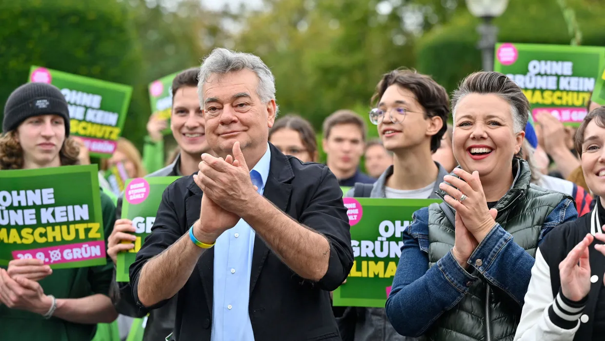 Der Grünen-Vorsitzende und bisherige Vizekanzler Werner Kogler am 27. September im Wahlkampf in Wien