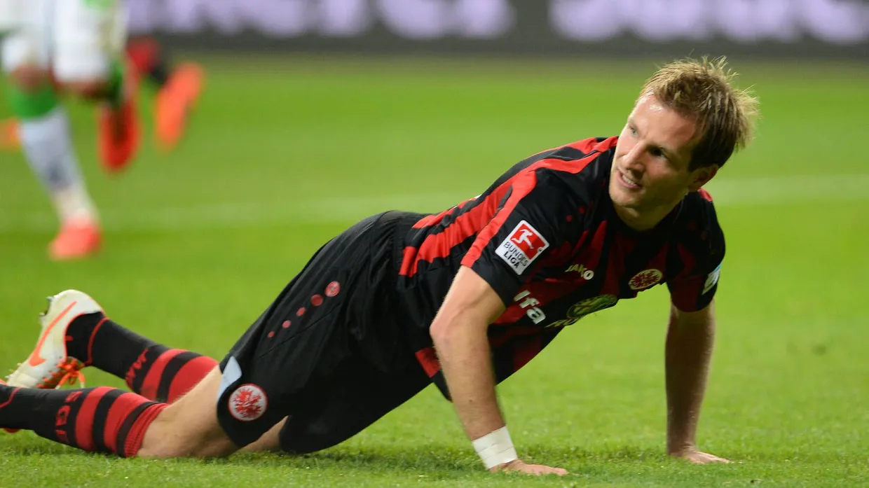 „Es wäre eine Katastrophe, wenn er gehen würde“: Stefan Aigner ist für Vorstandschef Bruchhagen im Eintracht-Kader gesetzt
