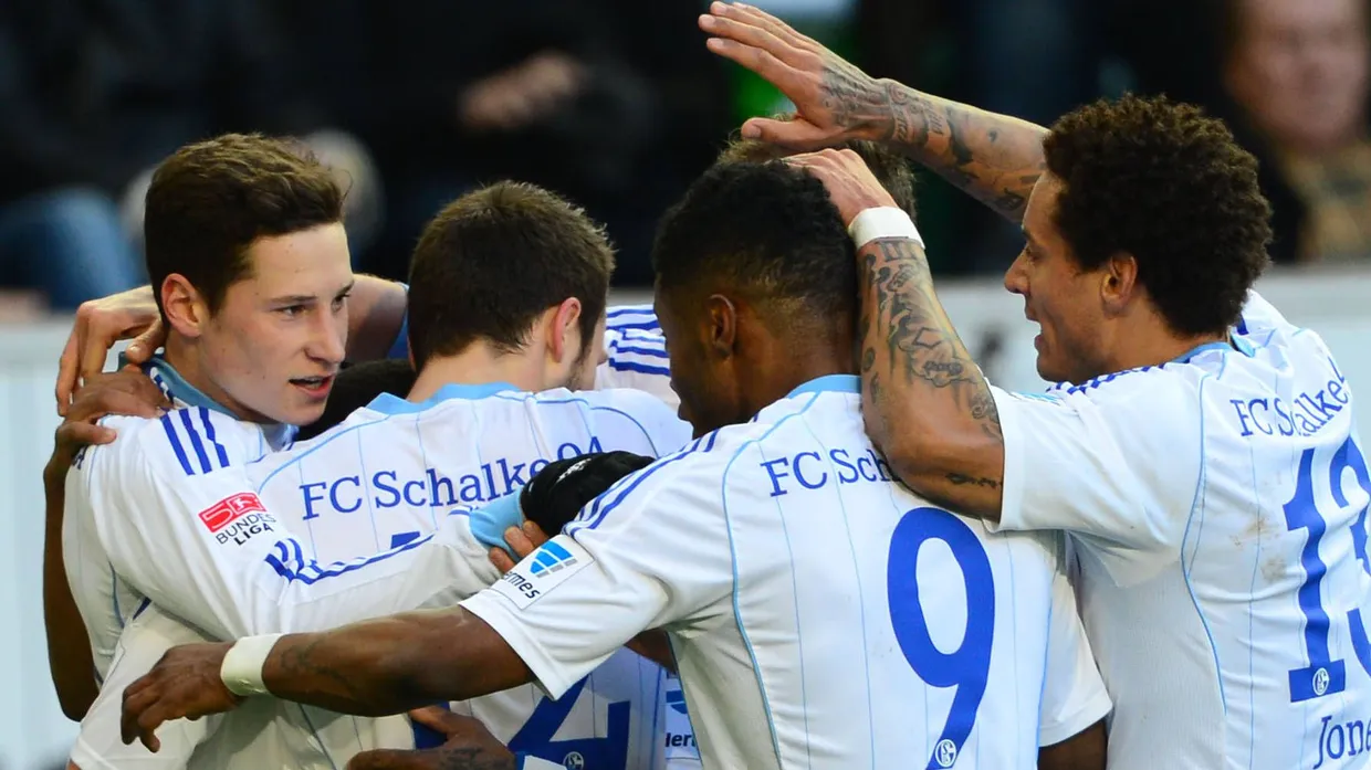 Der Jüngste gibt den Ton an: Nationalspieler Draxler (links) führt Schalke zum Sieg in Wolfsburg